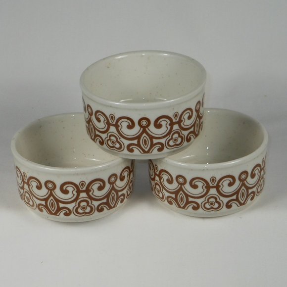 3 small custard dishes. BILTONS made in England - Picture 1 of 4